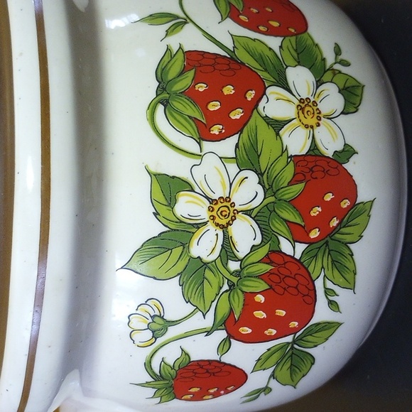 Vtg Strawberry & Floral Ceramic Canister or Cookie Jar w/ Handles. Cream, Red - Picture 2 of 8
